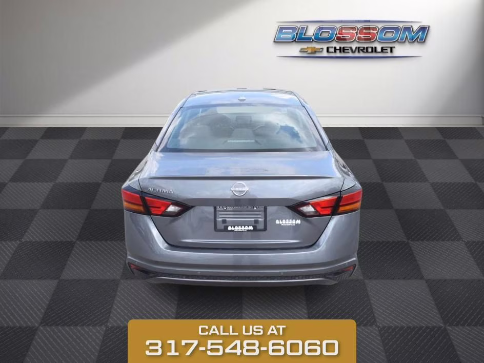 2025 Gun Metallic Nissan Altima 2.5 SV FWD Sedan