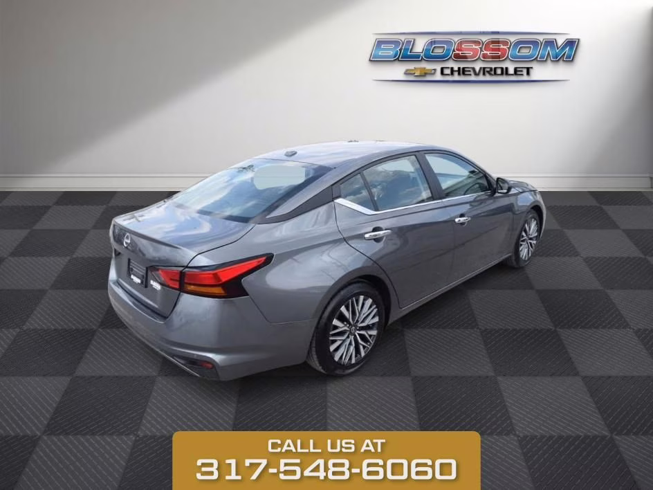 2025 Gun Metallic Nissan Altima 2.5 SV FWD Sedan