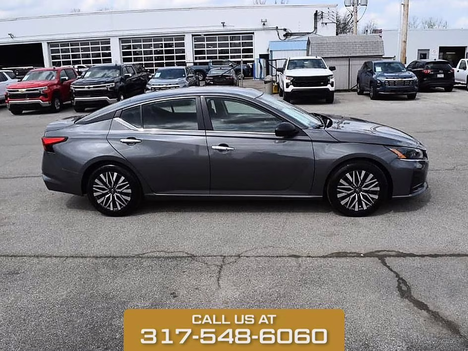 2025 Gun Metallic Nissan Altima 2.5 SV FWD Sedan