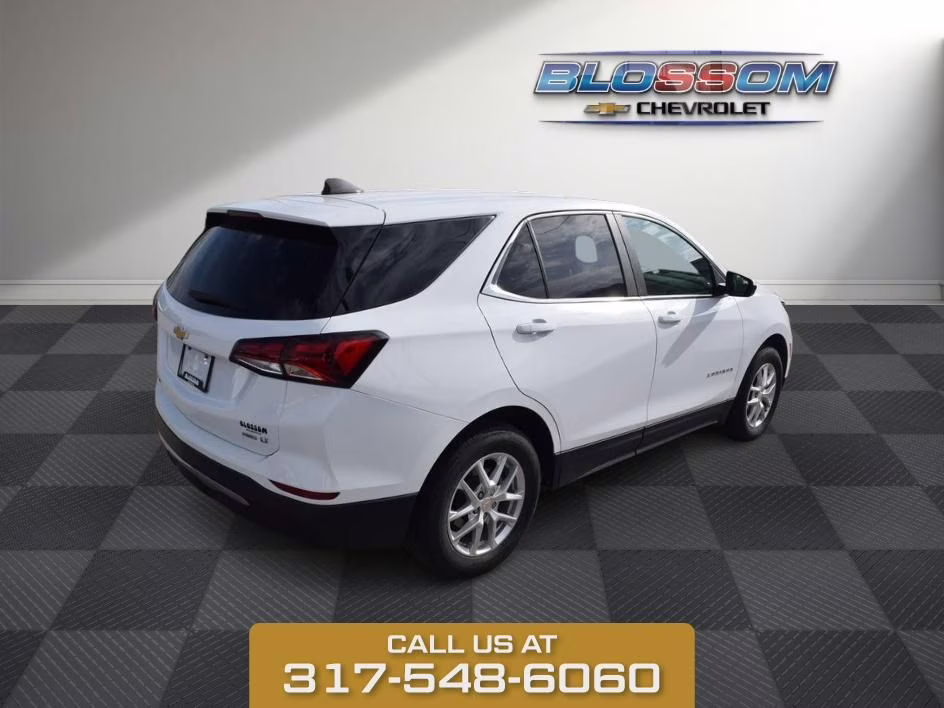 2024 Summit White Chevrolet Equinox LT AWD SUV