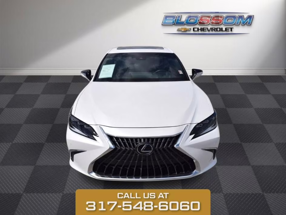 2024 White Pearl Lexus ES 300h Ultra Luxury FWD Sedan