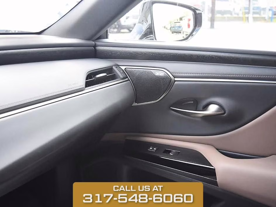 2024 White Pearl Lexus ES 300h Ultra Luxury FWD Sedan