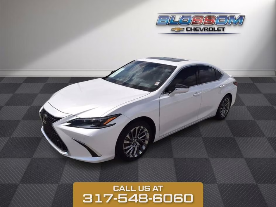 2024 White Pearl Lexus ES 300h Ultra Luxury FWD Sedan