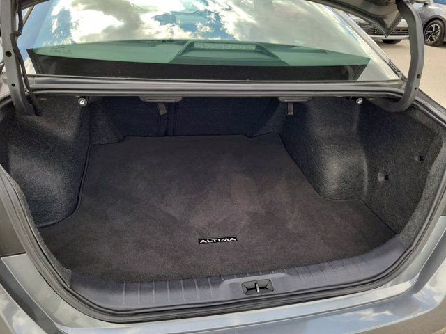 2025 Gun Metallic Nissan Altima 2.5 SV FWD Sedan