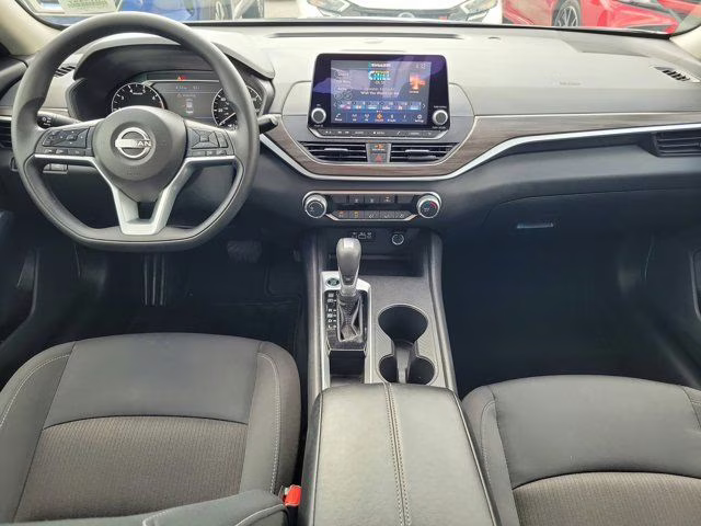 2025 Gun Metallic Nissan Altima 2.5 SV FWD Sedan