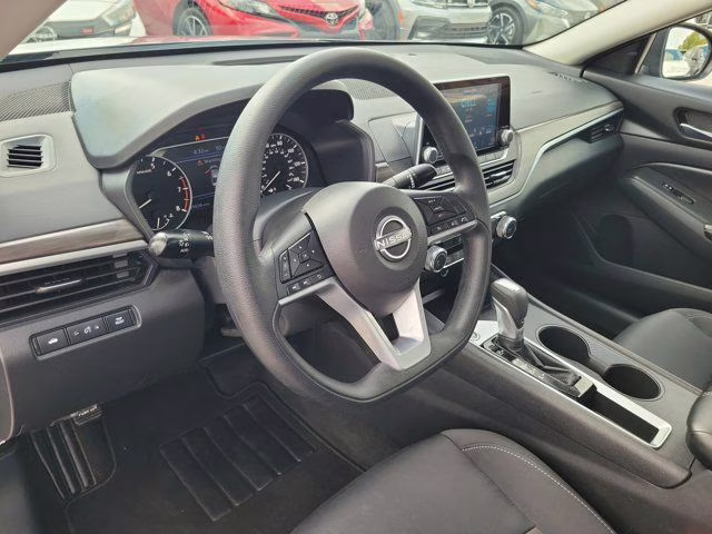 2025 Gun Metallic Nissan Altima 2.5 SV FWD Sedan