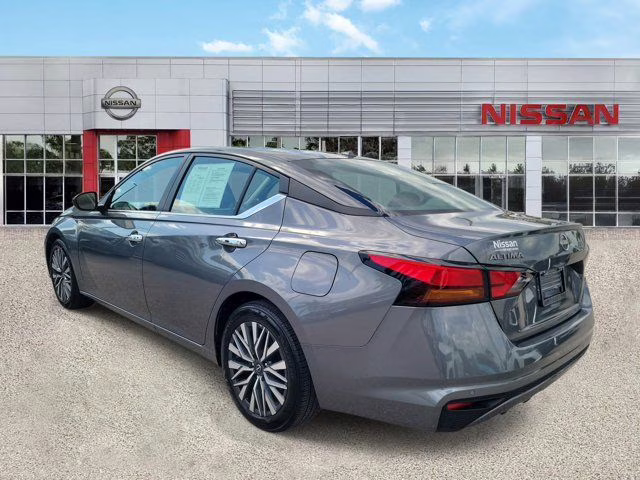 2025 Gun Metallic Nissan Altima 2.5 SV FWD Sedan