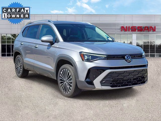 2025 Silver Volkswagen Taos 1.5T SE FWD SUV