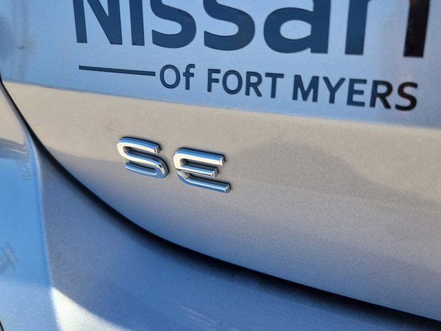 2025 Silver Volkswagen Taos 1.5T SE FWD SUV