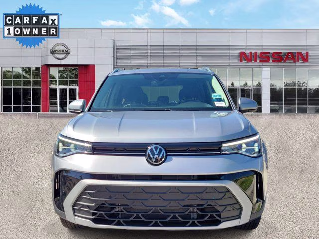 2025 Silver Volkswagen Taos 1.5T SE FWD SUV