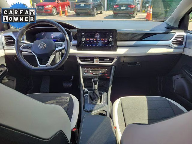 2025 Silver Volkswagen Taos 1.5T SE FWD SUV
