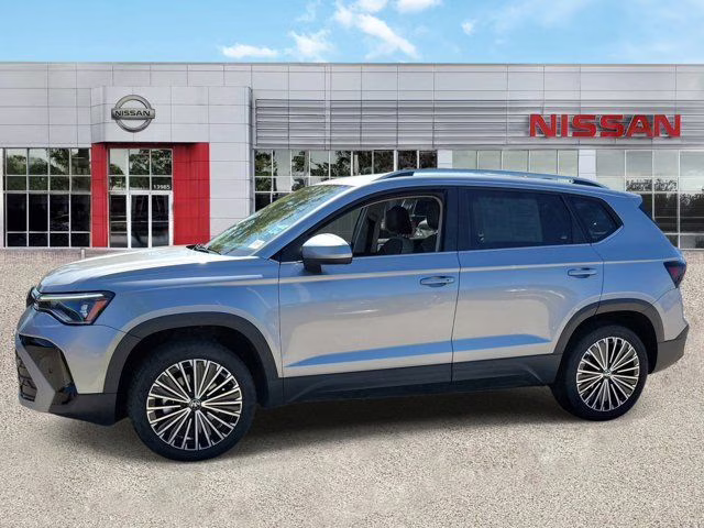 2025 Silver Volkswagen Taos 1.5T SE FWD SUV