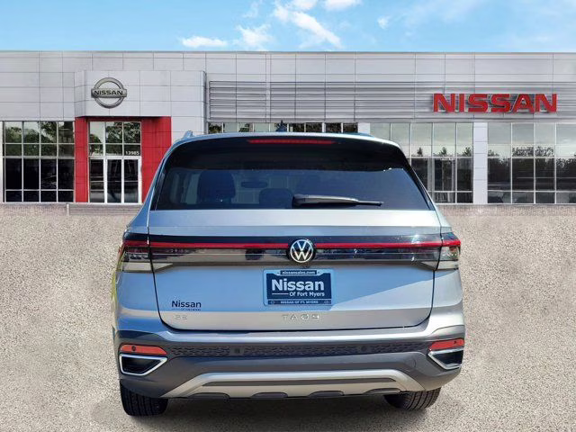 2025 Silver Volkswagen Taos 1.5T SE FWD SUV