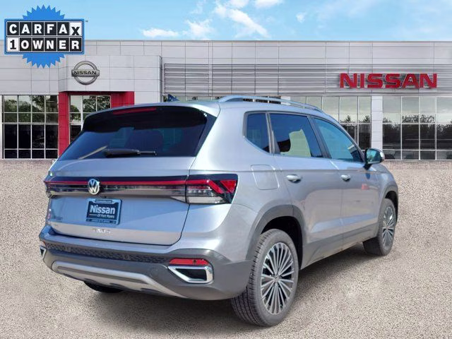 2025 Silver Volkswagen Taos 1.5T SE FWD SUV
