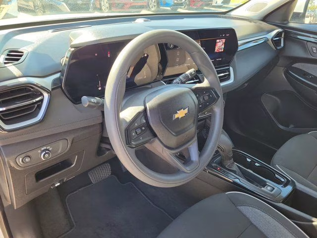 2025 Summit White Chevrolet Trailblazer LT FWD SUV