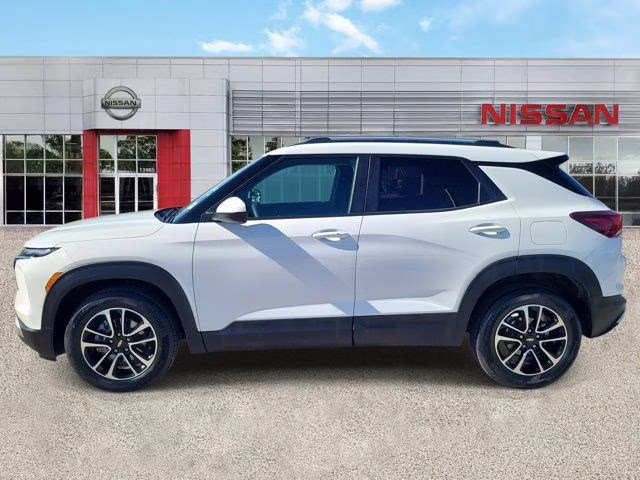 2025 Summit White Chevrolet Trailblazer LT FWD SUV