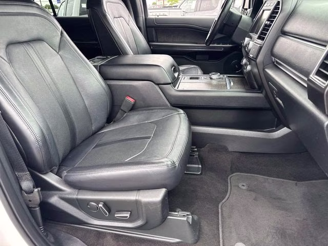 2019 White Platinum Clearcoat Metallic Ford Expedition Limited RWD SUV