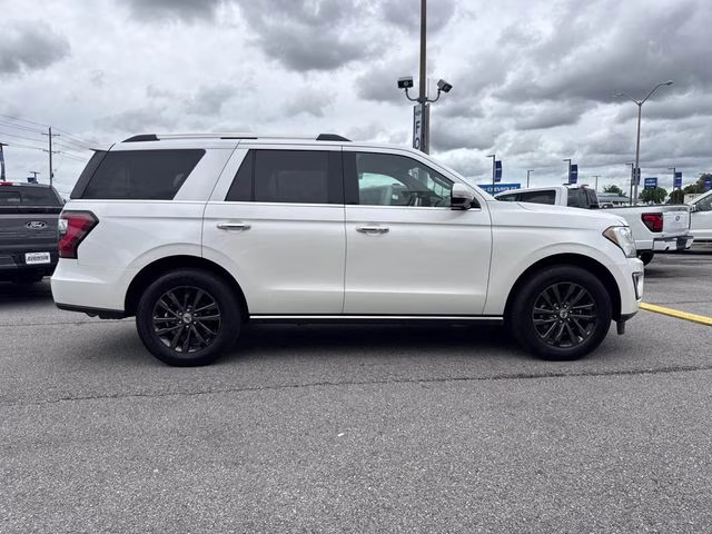 2019 White Platinum Clearcoat Metallic Ford Expedition Limited RWD SUV