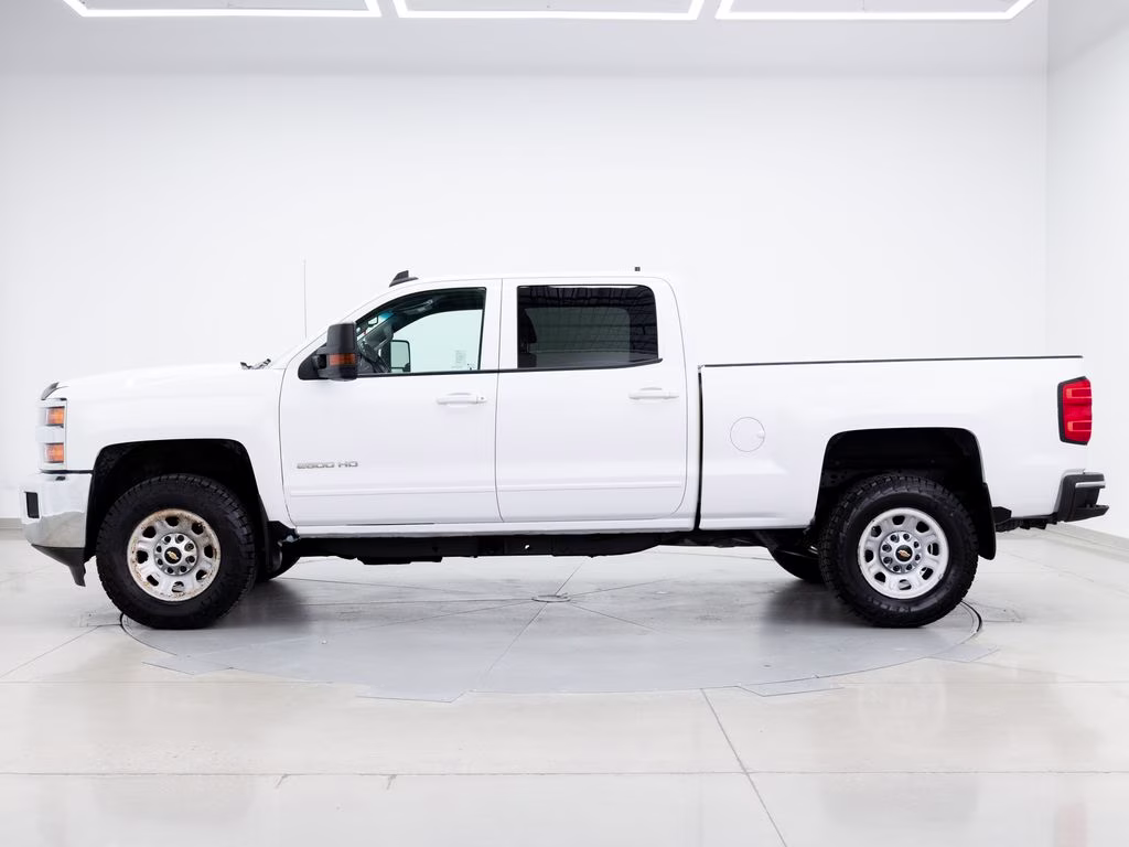 2019 White Chevrolet Silverado 2500HD LT 4X4 Truck