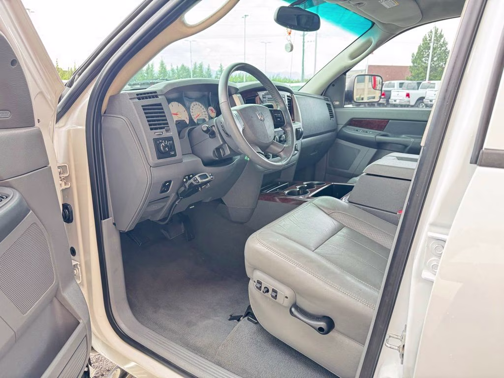 2008 Bright White Clearcoat Dodge Ram 2500 Laramie 4X4 Truck