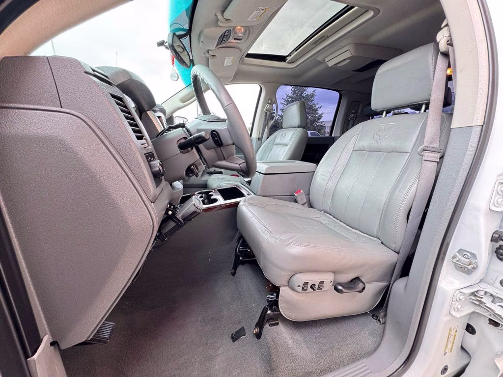 2008 Bright White Clearcoat Dodge Ram 2500 Laramie 4X4 Truck