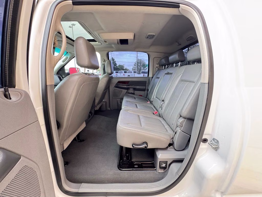 2008 Bright White Clearcoat Dodge Ram 2500 Laramie 4X4 Truck