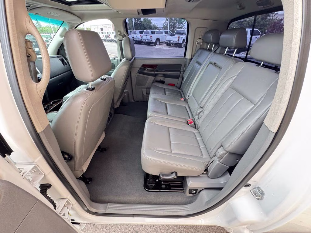 2008 Bright White Clearcoat Dodge Ram 2500 Laramie 4X4 Truck