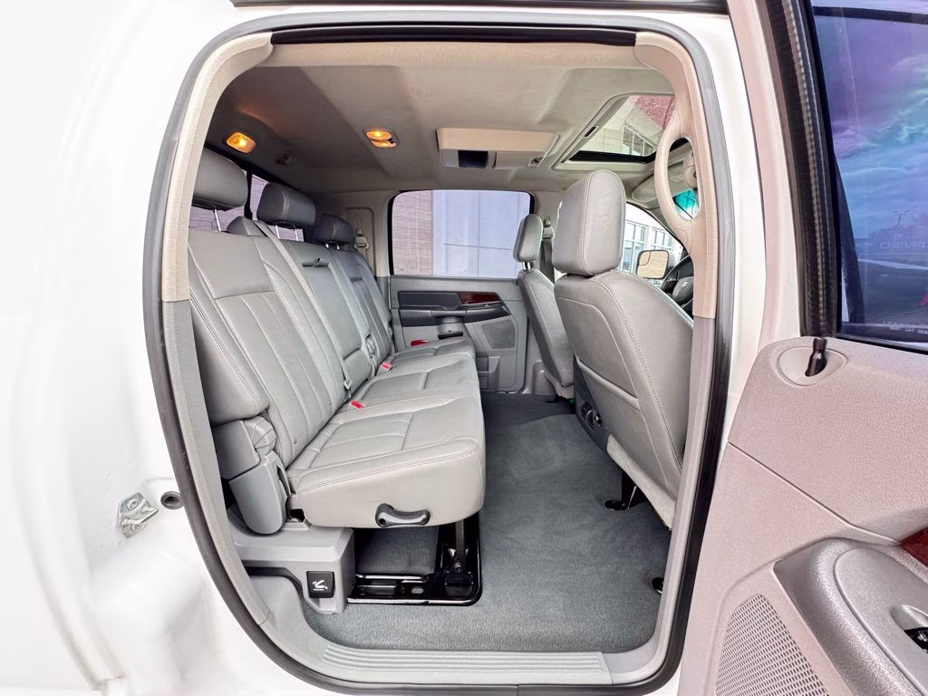 2008 Bright White Clearcoat Dodge Ram 2500 Laramie 4X4 Truck