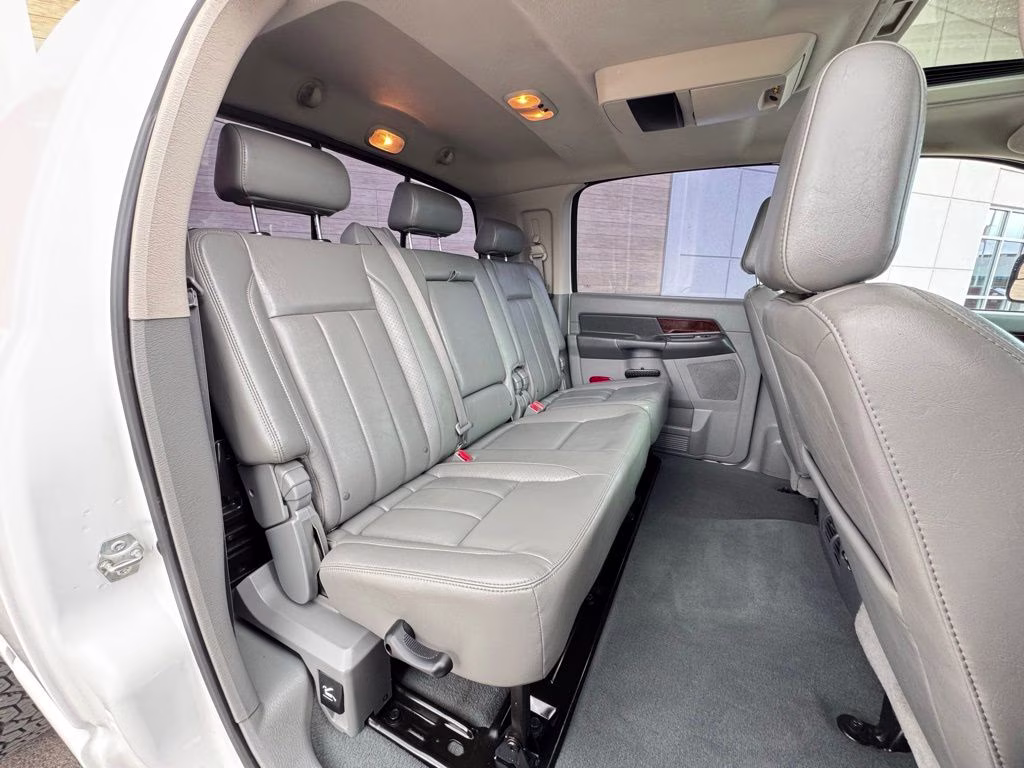 2008 Bright White Clearcoat Dodge Ram 2500 Laramie 4X4 Truck