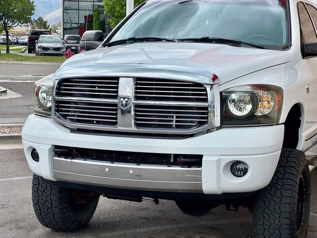 2008 Bright White Clearcoat Dodge Ram 2500 Laramie 4X4 Truck