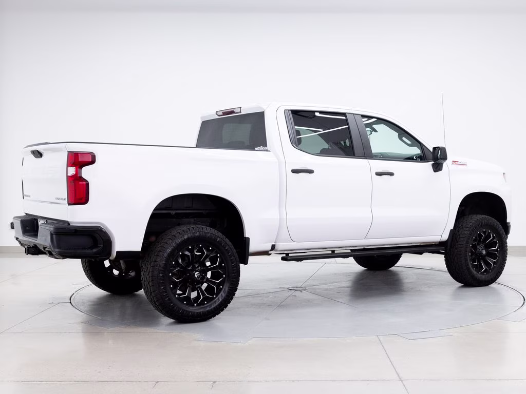 2019 Summit White Chevrolet Silverado 1500 Custom Trail Boss 4X4 Truck