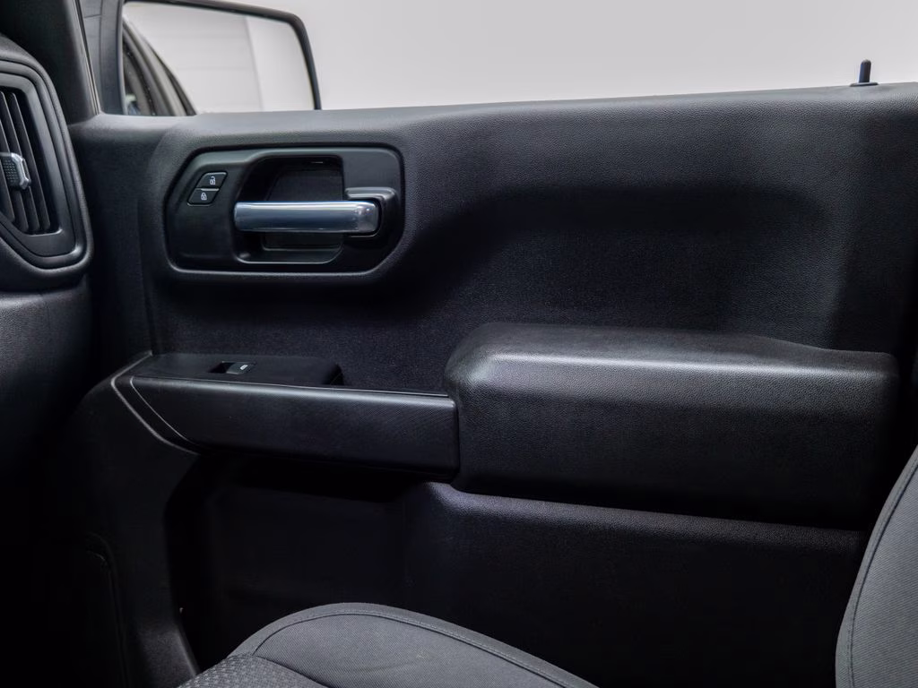 2019 Summit White Chevrolet Silverado 1500 Custom Trail Boss 4X4 Truck
