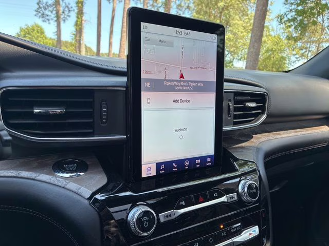 2022 White Metallic Ford Explorer Platinum 4X4 SUV