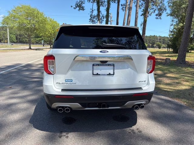 2022 White Metallic Ford Explorer Platinum 4X4 SUV