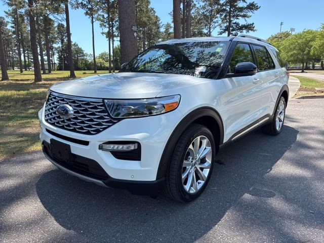 2022 White Metallic Ford Explorer Platinum 4X4 SUV