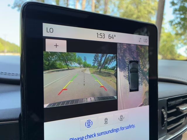 2022 White Metallic Ford Explorer Platinum 4X4 SUV