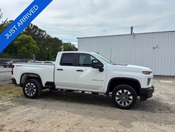 2023 Summit White Chevrolet Silverado 2500HD Custom 4X4 Truck