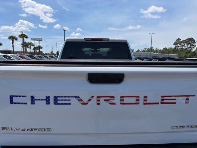 2023 Summit White Chevrolet Silverado 2500HD Custom 4X4 Truck