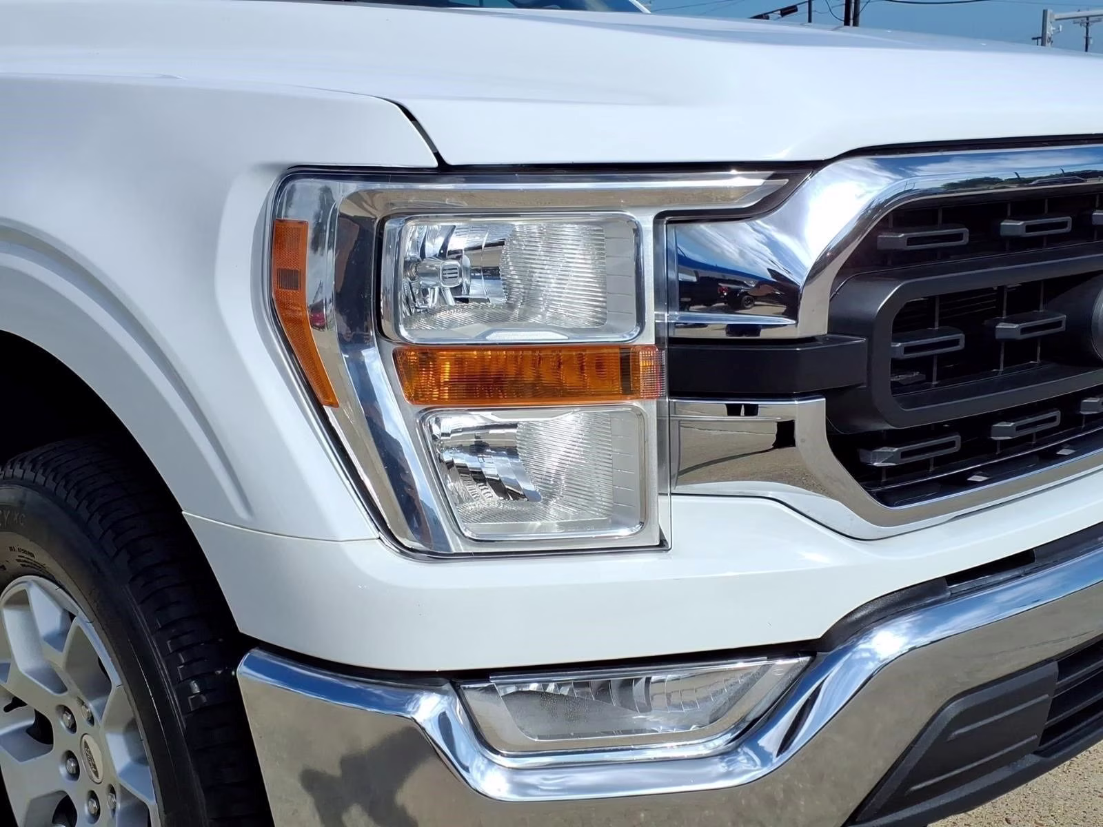 2022 Oxford White Ford F-150 XLT 4X4 Truck
