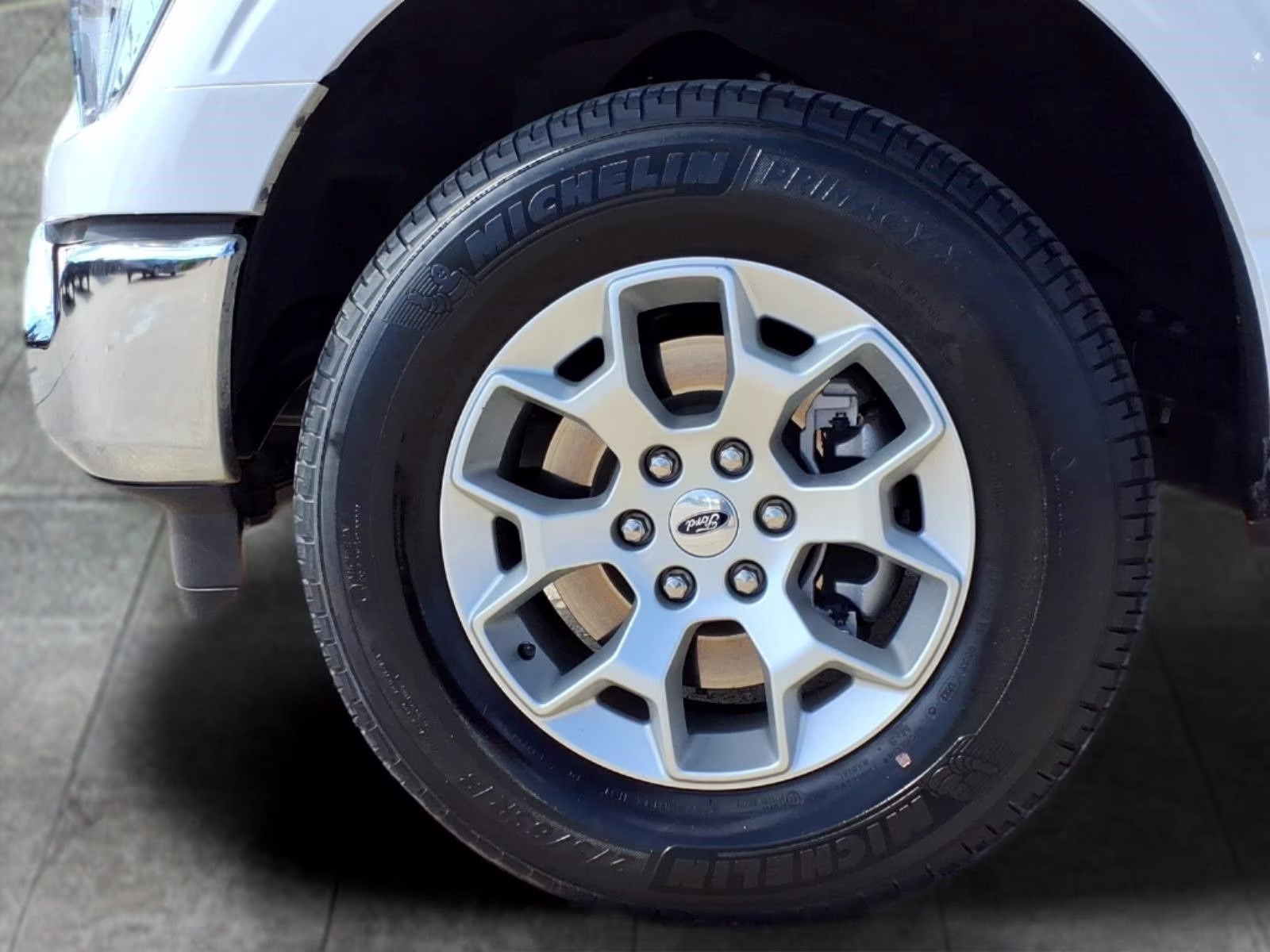 2022 Oxford White Ford F-150 XLT 4X4 Truck