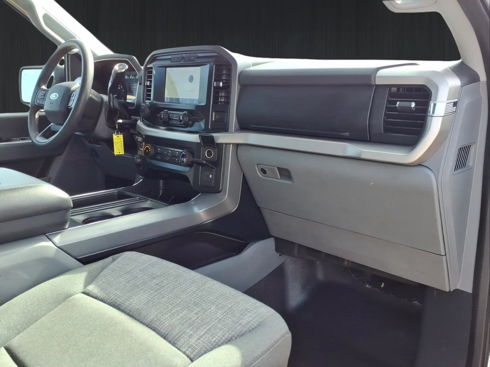2022 Oxford White Ford F-150 XLT 4X4 Truck