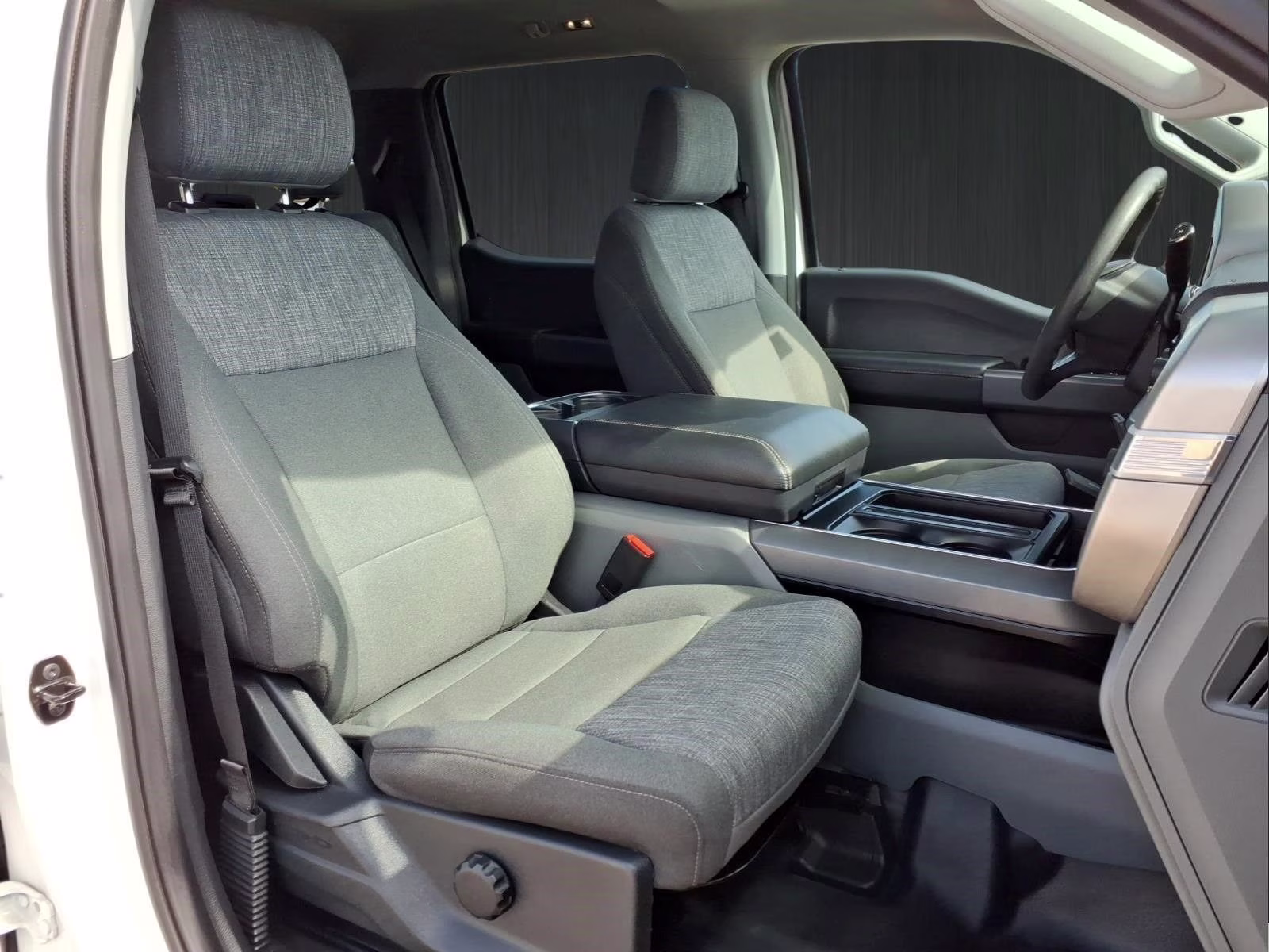 2022 Oxford White Ford F-150 XLT 4X4 Truck