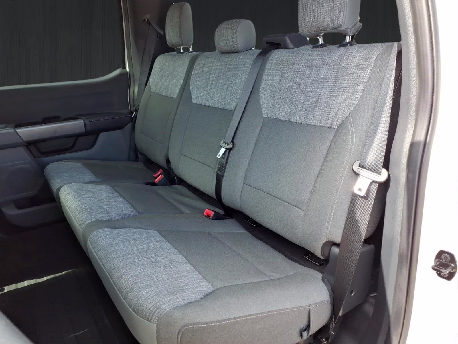 2022 Oxford White Ford F-150 XLT 4X4 Truck