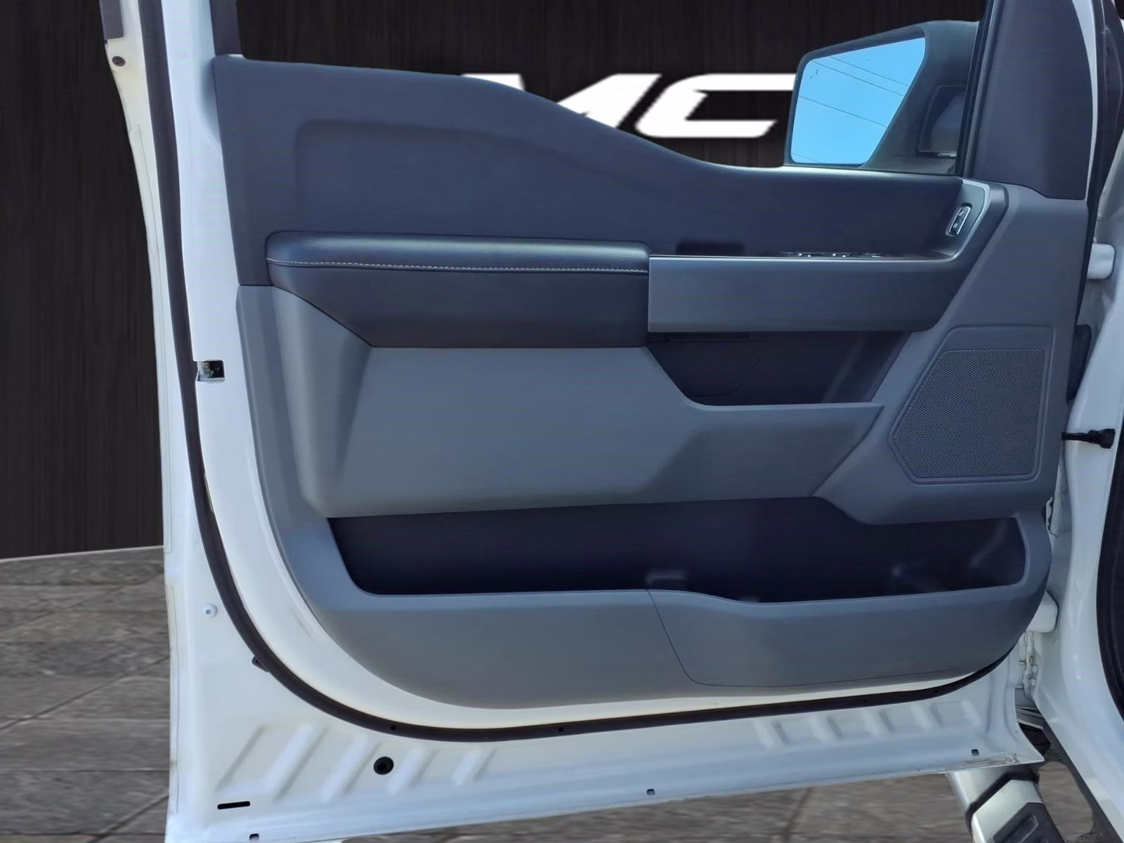 2022 Oxford White Ford F-150 XLT 4X4 Truck