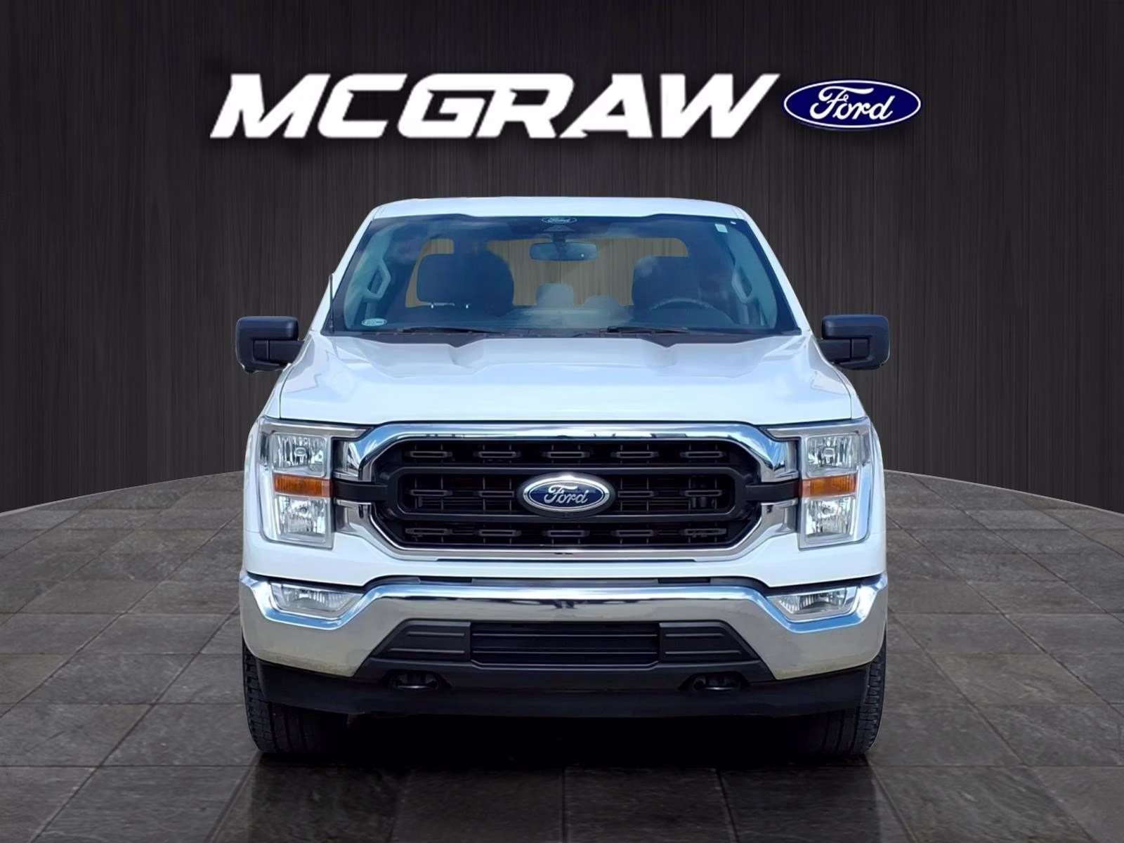 2022 Oxford White Ford F-150 XLT 4X4 Truck