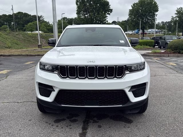 2026 Bright White Clearcoat Jeep Grand Cherokee Laredo X RWD SUV