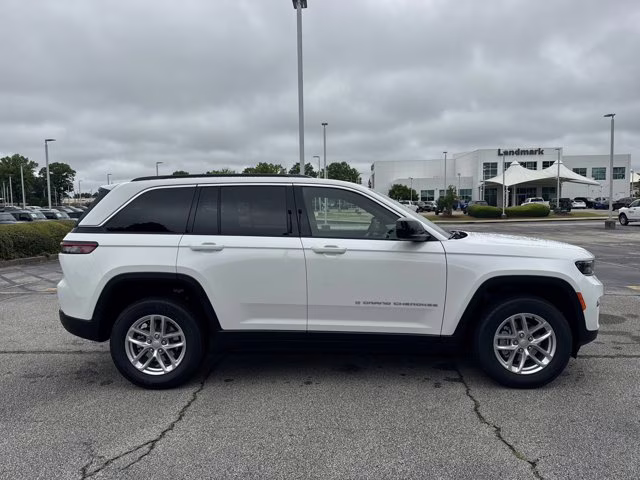 2026 Bright White Clearcoat Jeep Grand Cherokee Laredo X RWD SUV