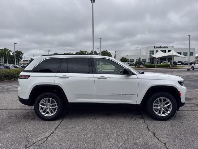 2026 Bright White Clearcoat Jeep Grand Cherokee Laredo X RWD SUV