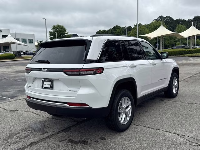 2026 Bright White Clearcoat Jeep Grand Cherokee Laredo X RWD SUV