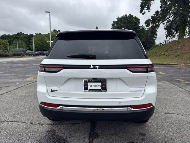 2026 Bright White Clearcoat Jeep Grand Cherokee Laredo X RWD SUV